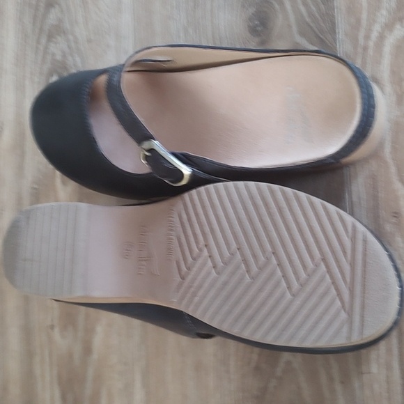 Women's Dansko Navy Leather Mary Jane Shoes - Picture 2 of 5